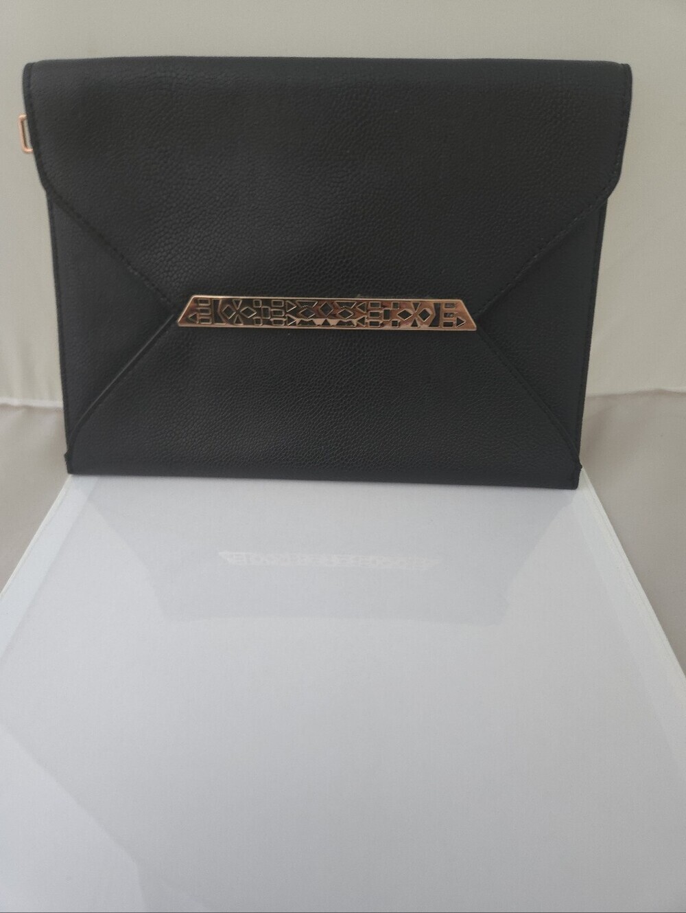 Stella & Dot Envelope Clutch Black Pebbled Vegan Leather Rose Gold Geometric Bar